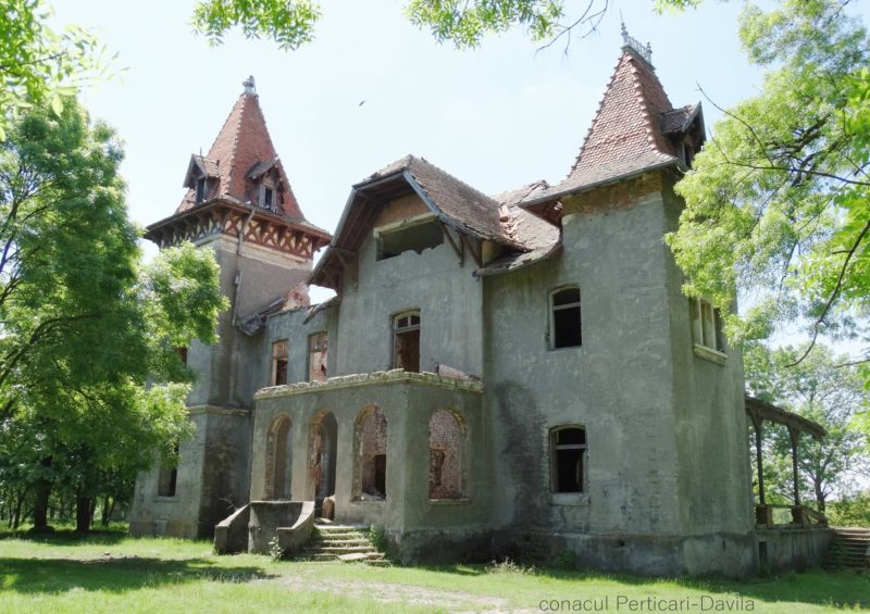 Perticari-Davila Manor