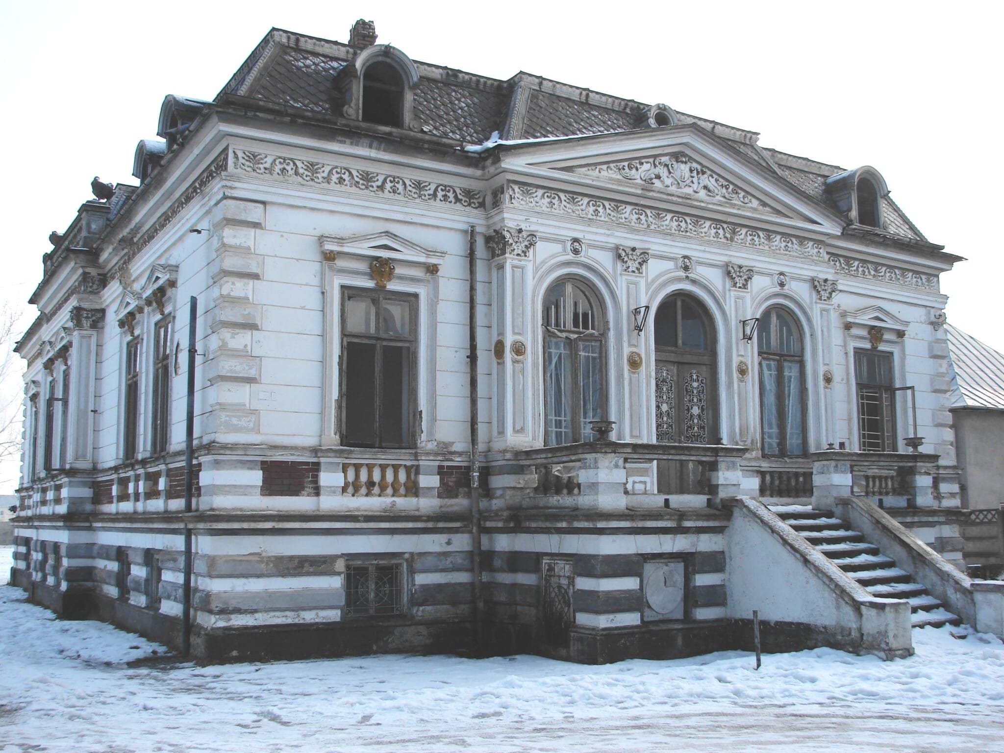 Ghidul Salva-Monument. Un proiect în cadrul „In-Herit – Centrul național de informare și promovare a patrimoniului cultural”.